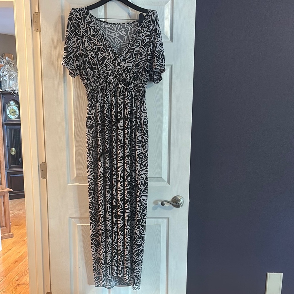 Black and White Patterned Women's Dress